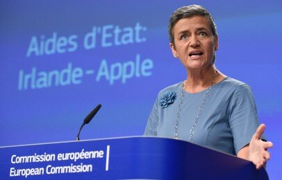 la-commissaire-europeenne-a-la-concurrence-margrethe-vestager-a-inflige-cette-semaine-a-apple-une-amende-de-13-milliards-d-euros